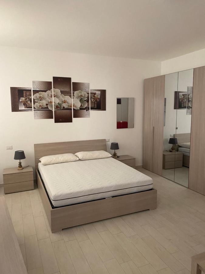 Senza Pensieri Via 4 Novembre/Via Diaz Apartment Crema Bagian luar foto