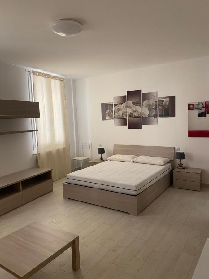 Senza Pensieri Via 4 Novembre/Via Diaz Apartment Crema Bagian luar foto